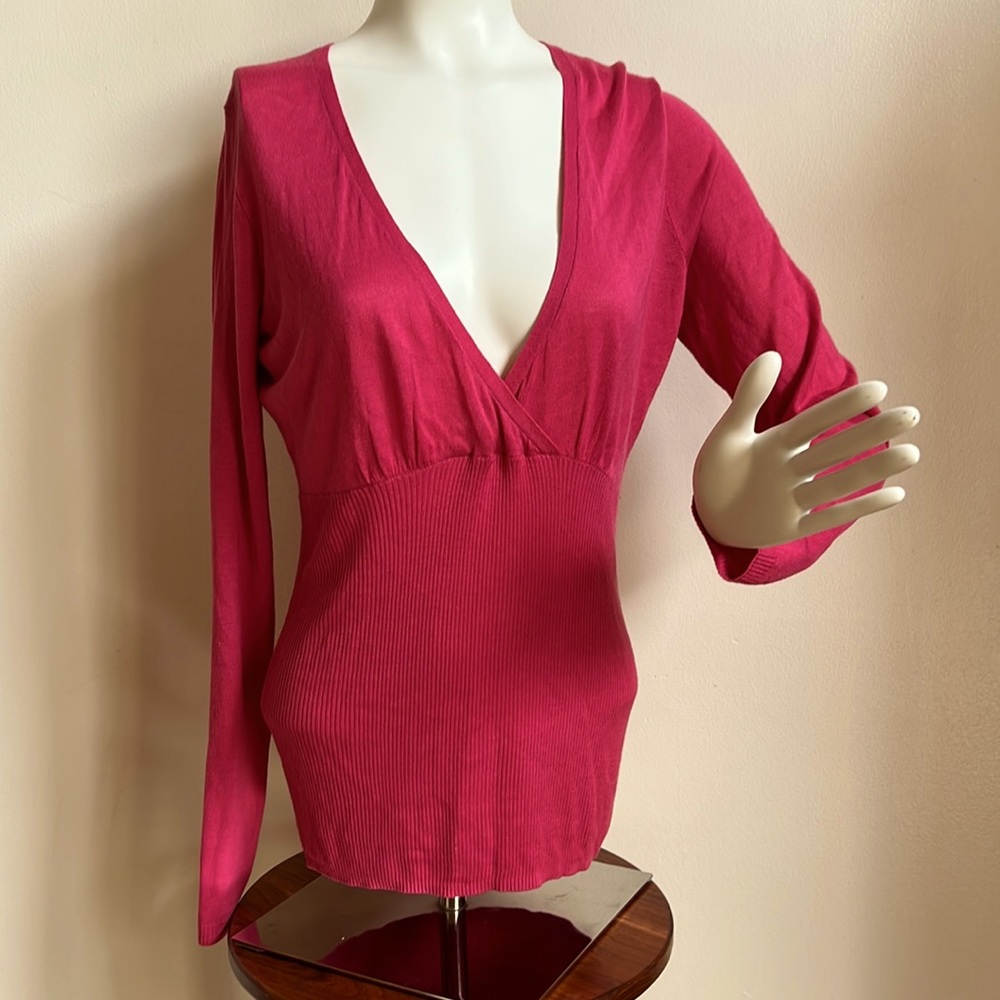 The Limited hot pink light weight v neck NWT